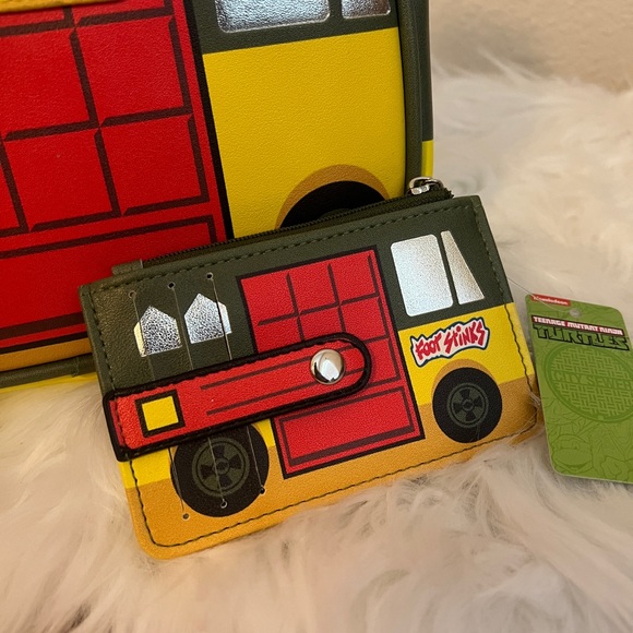 Nickelodeon Bag and Wallet, Teenage Mutant Ninja Turtles Party Van Buckle-Down - Picture 2 of 11